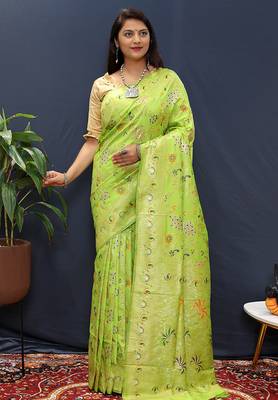 Parrot green banarasi silk blend saree with zari floral weaving 3