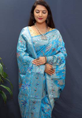Light blue banarasi silk blend saree with zari floral weaving 3