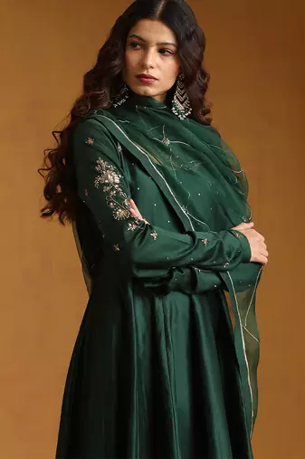 Emerald green embroidered chanderi anarkali set