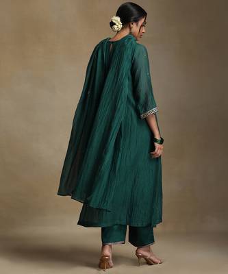 Emerald green embroidered chanderi long kurti set 5