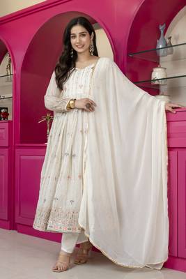 White faux blooming multi zari embroidered anarkali suit set with pant & dupatta 3