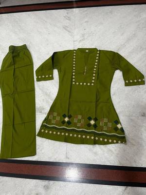 Green embroidered short kurti with pants co-ord set for women 4