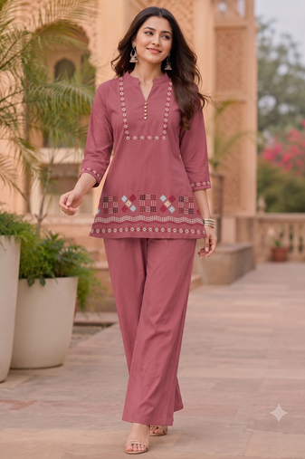 Oniun embroidered short kurti with pants co-ord set for women