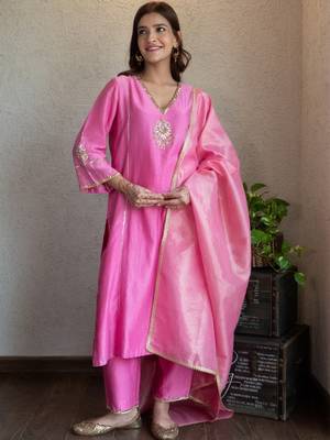 Pink embroidered chanderi kurta set with pants and dupatta – set of 3 1