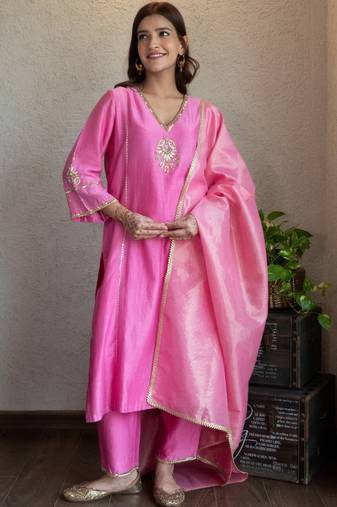 Pink embroidered chanderi kurta set with pants and dupatta – set of 3