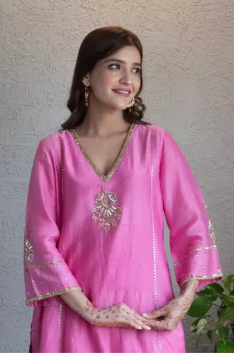 Pink embroidered chanderi kurta set with pants and dupatta – set of 3