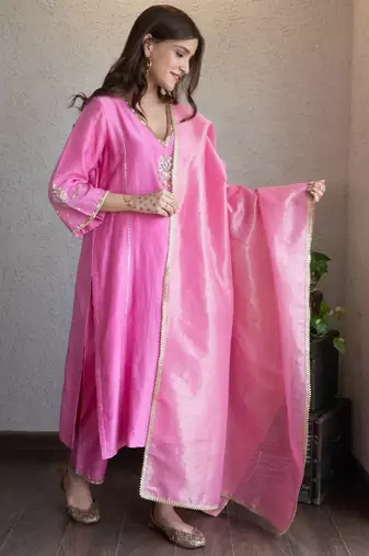 Pink embroidered chanderi kurta set with pants and dupatta – set of 3