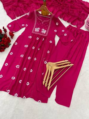Elephant embroidery bandhani kurti set with dupatta 4