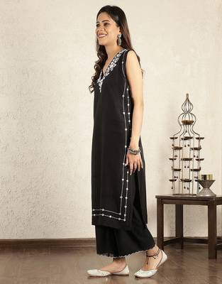 Black mirror work embroidered chanderi suit- set of 3 2
