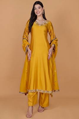 Mustard self katan kurta pant set with cutdana pearl mirror embroiderey and dupatta 1