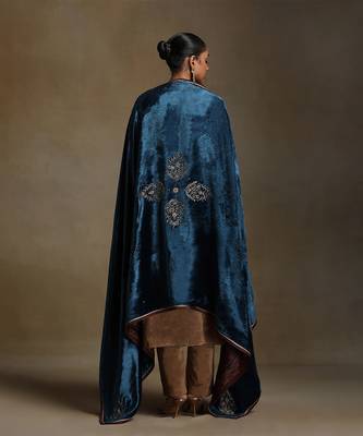 Teal blue hand embroidered velvet doshala 5