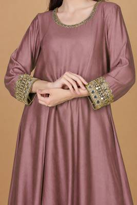 Earthy Pink Self Katan Kurta and Pant with Mirror Work and Georgette Dupatta 3