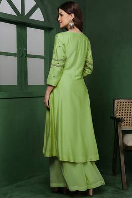 Light green katan silk kurta set with cutdana and sequins work 2