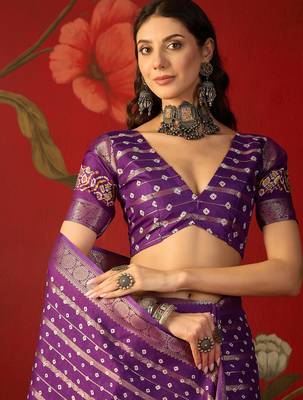 Purple silk cotton bandhni saree with unstitched blouse piece. 5