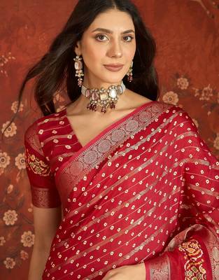Red silk cotton bandhni saree with unstitched blouse piece. 4