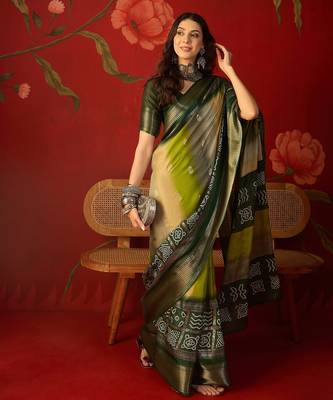 Green silk cotton bandhni saree with unstitched blouse piece. 2