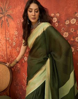 Green chiffon zari checks saree with unstitched blouse piece. 4