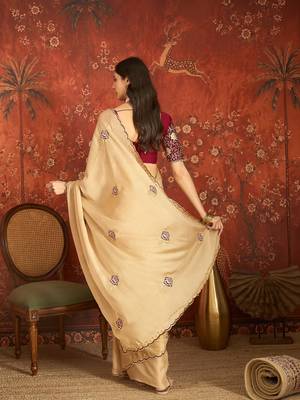 Beige silk blend embroidered saree with unstitched blouse piece. 4
