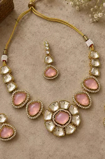kundan baby pink mehendi polish necklace set with earrings and maang tikka for bridal wedding jewelry