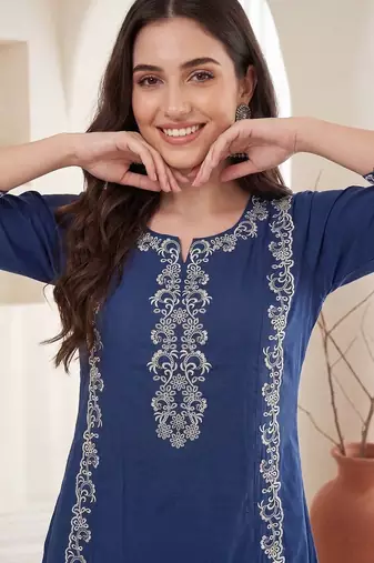 Women Ethnic Motifs Embroidered Regular Thread Work Pure Cotton Kurta with Trousers