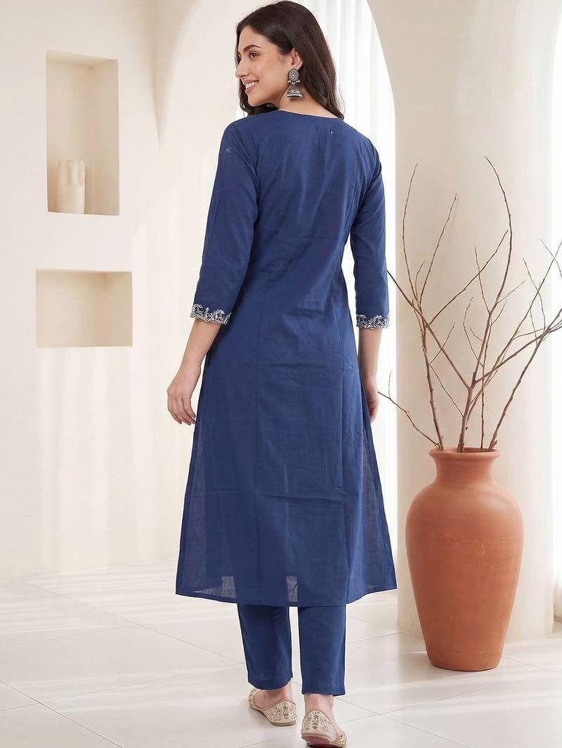 Women Ethnic Motifs Embroidered Regular Thread Work Pure Cotton Kurta with Trousers
