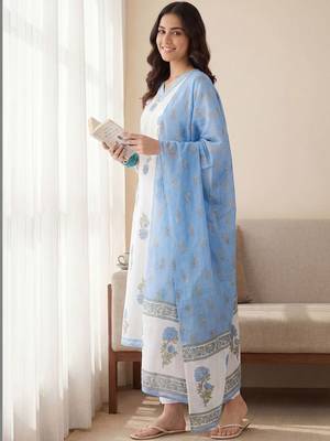 Women Floral Printed Regular Pure Cotton Kurta with Trousers & With Dupatta 1