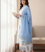 Women Floral Printed Regular Pure Cotton Kurta with Trousers & With Dupatta