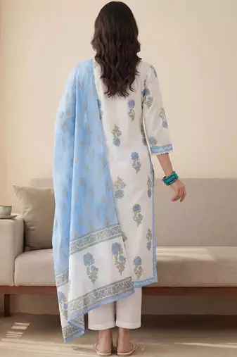 Women Floral Printed Regular Pure Cotton Kurta with Trousers & With Dupatta