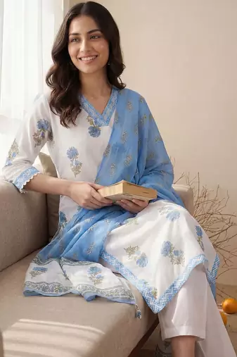 Women Floral Printed Regular Pure Cotton Kurta with Trousers & With Dupatta