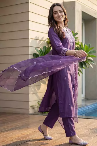 Women Ethnic Motifs Embroidered Regular Thread Work Kurta with Trousers & With Dupatta