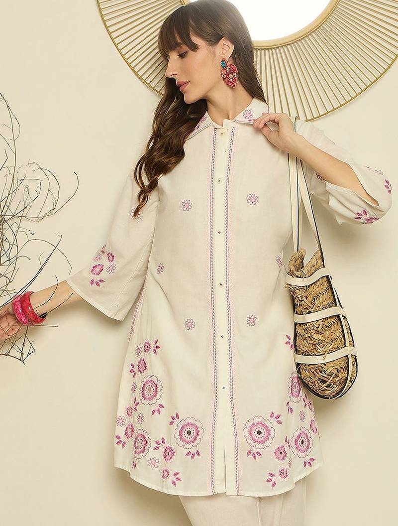 Women Floral Embroidered Pure Cotton Kurta with Trouser