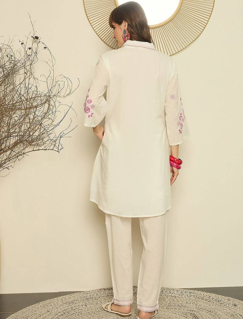 Women Floral Embroidered Pure Cotton Kurta with Trouser