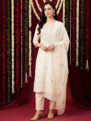 Women Ethnic Motifs Embroidered Regular Thread Work Pure Cotton Kurta with Trousers & With Dupatta 4