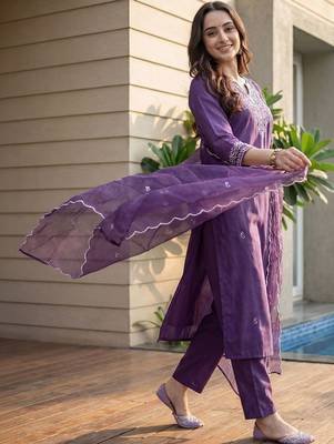 Women Ethnic Motifs Embroidered Regular Thread Work Kurta with Trousers & With Dupatta 3