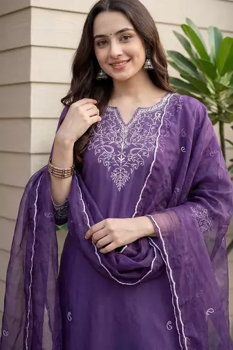 Women Ethnic Motifs Embroidered Regular Thread Work Kurta with Trousers & With Dupatta