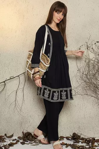 Women Ethnic Motifs Embroidered Pure Cotton A-Line Kurta with Pyjama