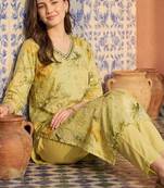 Women Floral Embroidered Regular Beads and Stones Kurta with Trousers
