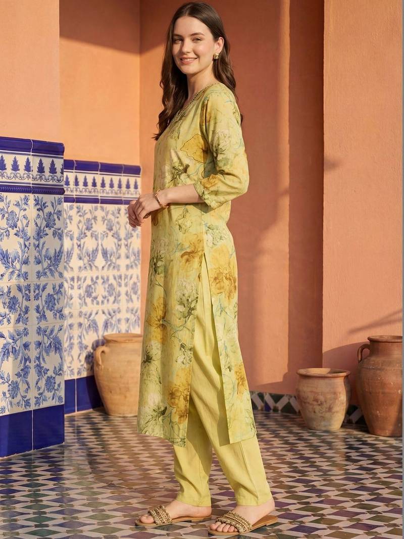 Women Floral Embroidered Regular Beads and Stones Kurta with Trousers