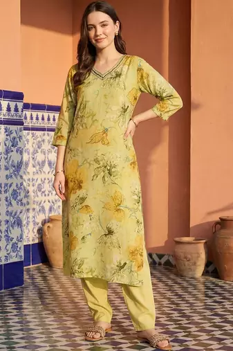 Women Floral Embroidered Regular Beads and Stones Kurta with Trousers