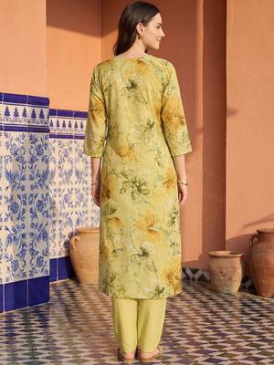 Women Floral Embroidered Regular Beads and Stones Kurta with Trousers 6