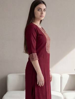 Women Ethnic Motifs Embroidered Regular Thread Work Kurta with Trousers 3