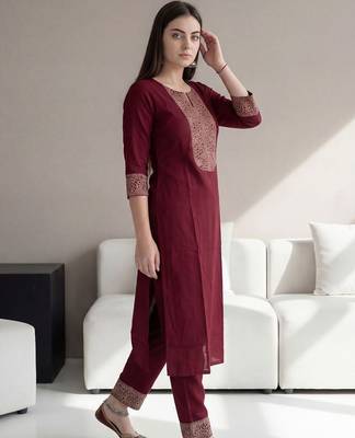 Women Ethnic Motifs Embroidered Regular Thread Work Kurta with Trousers 4