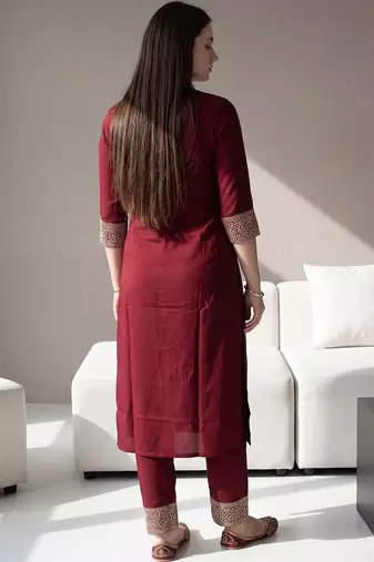 Women Ethnic Motifs Embroidered Regular Thread Work Kurta with Trousers