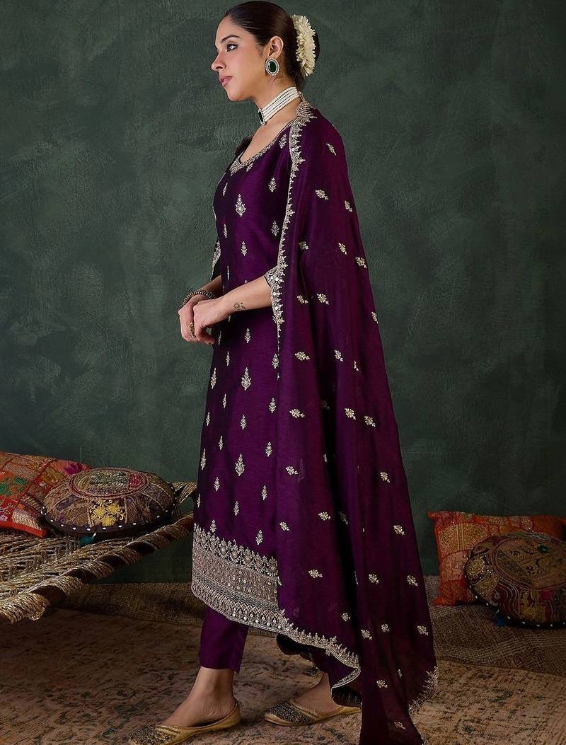 Women Ethnic Motifs Embroidered Regular Thread Work Kurta with Trousers & With Dupatta