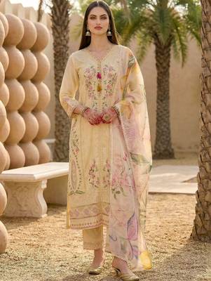 Women Floral Embroidered Regular Thread Work Kurta with Trousers & With Dupatta 1