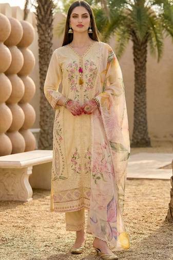 Women Floral Embroidered Regular Thread Work Kurta with Trousers & With Dupatta