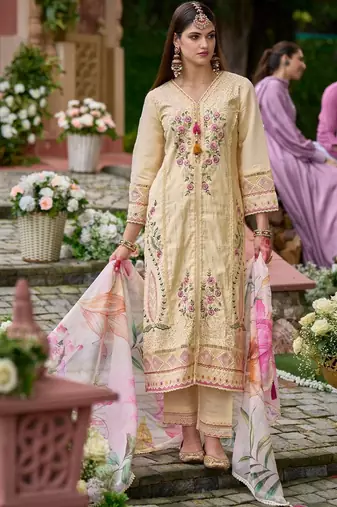Women Floral Embroidered Regular Thread Work Kurta with Trousers & With Dupatta