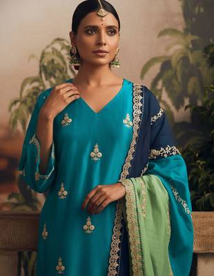 Floral Embroidered V-Neck Thread Work Straight Kurta With Churidar & Dupatta 1