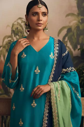 Floral Embroidered V-Neck Thread Work Straight Kurta With Churidar & Dupatta