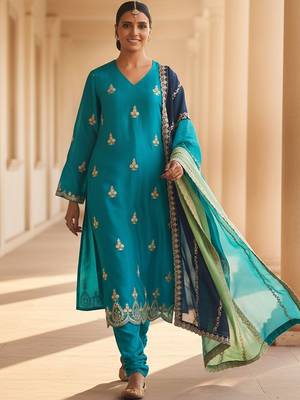 Floral Embroidered V-Neck Thread Work Straight Kurta With Churidar & Dupatta 2